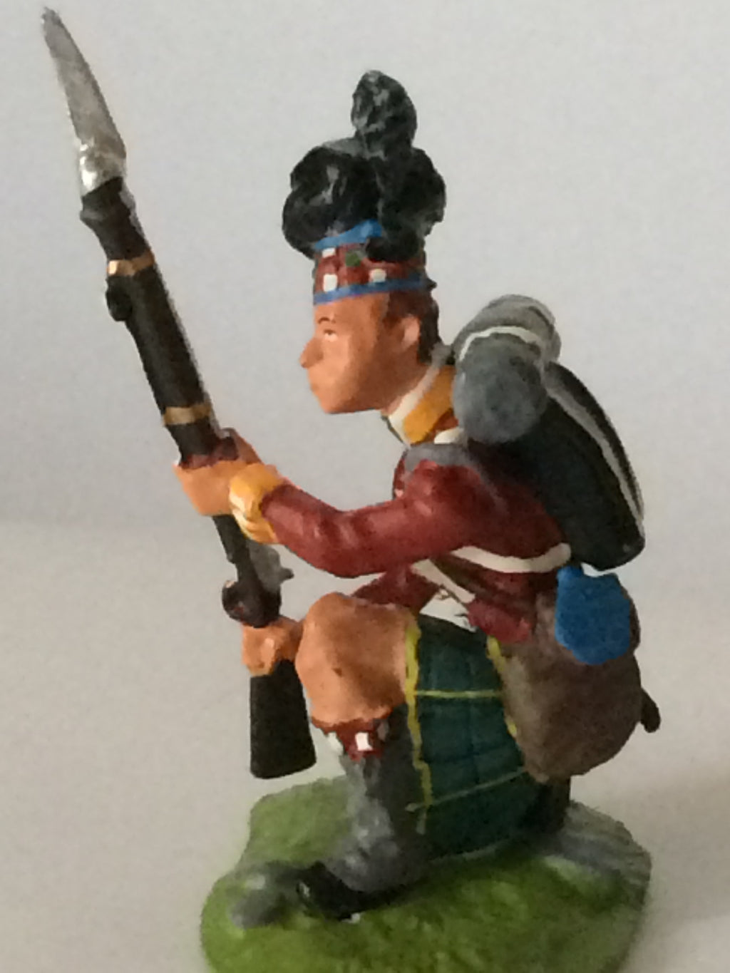 Pewter Gordon Highlander Kneeling
