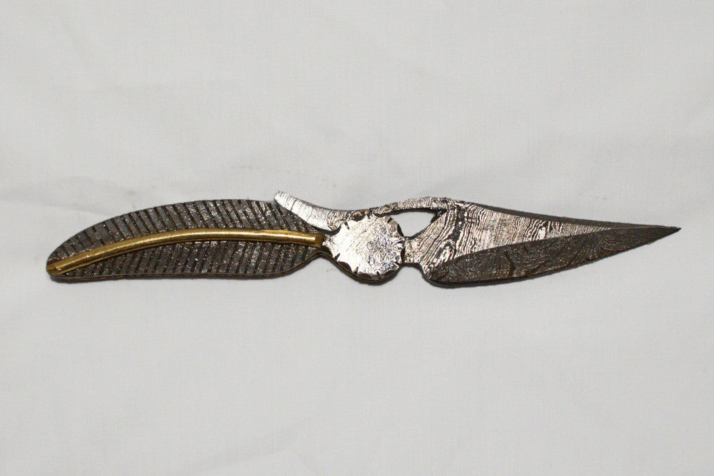 Floating Feather Damascus Knife
