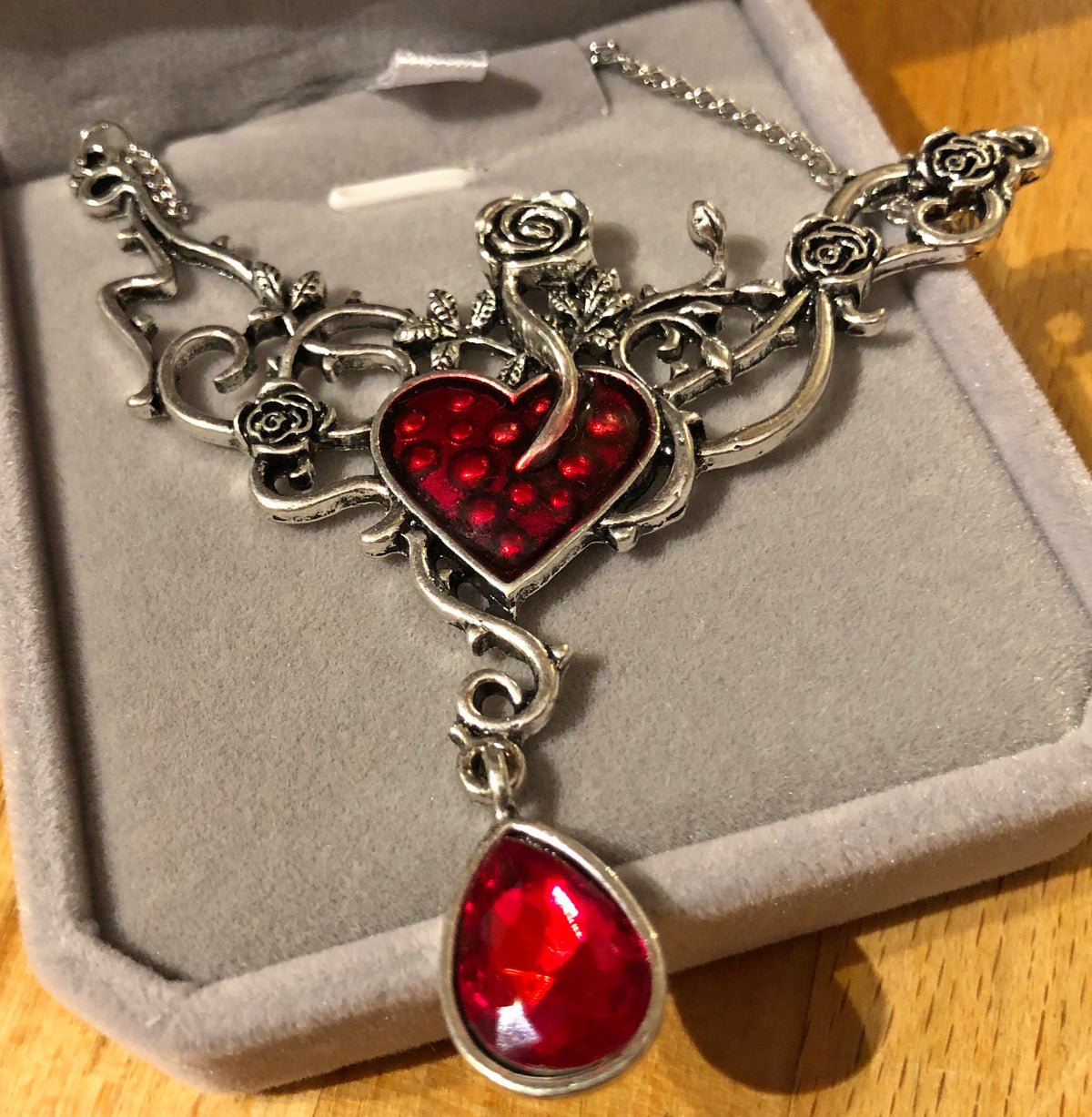 Queen of Hearts Pendant in Box