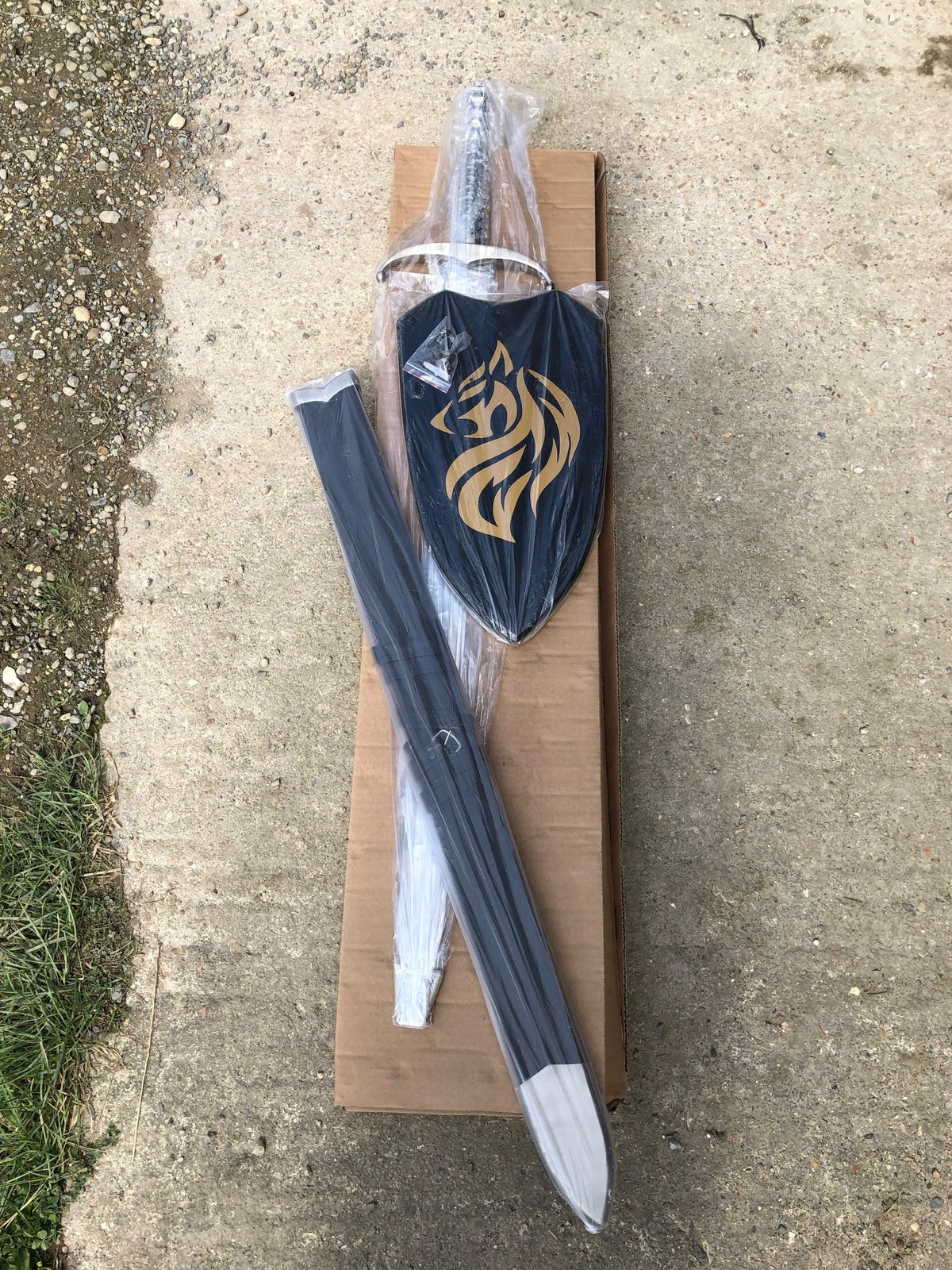 Direwolf Sword with Wolf Wall Plaque and Sheath
