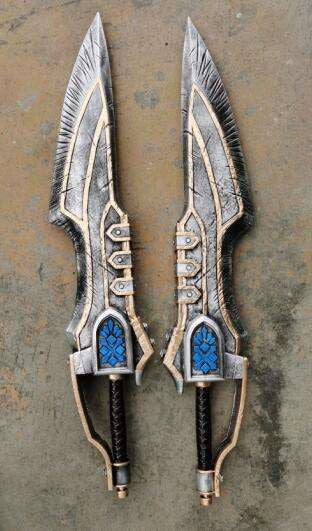 Knives Pair