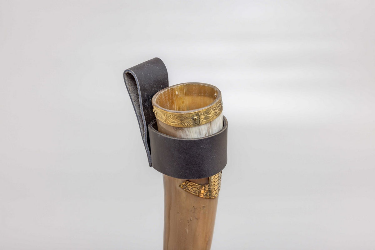 Thor Horn with Leather Belt Frog