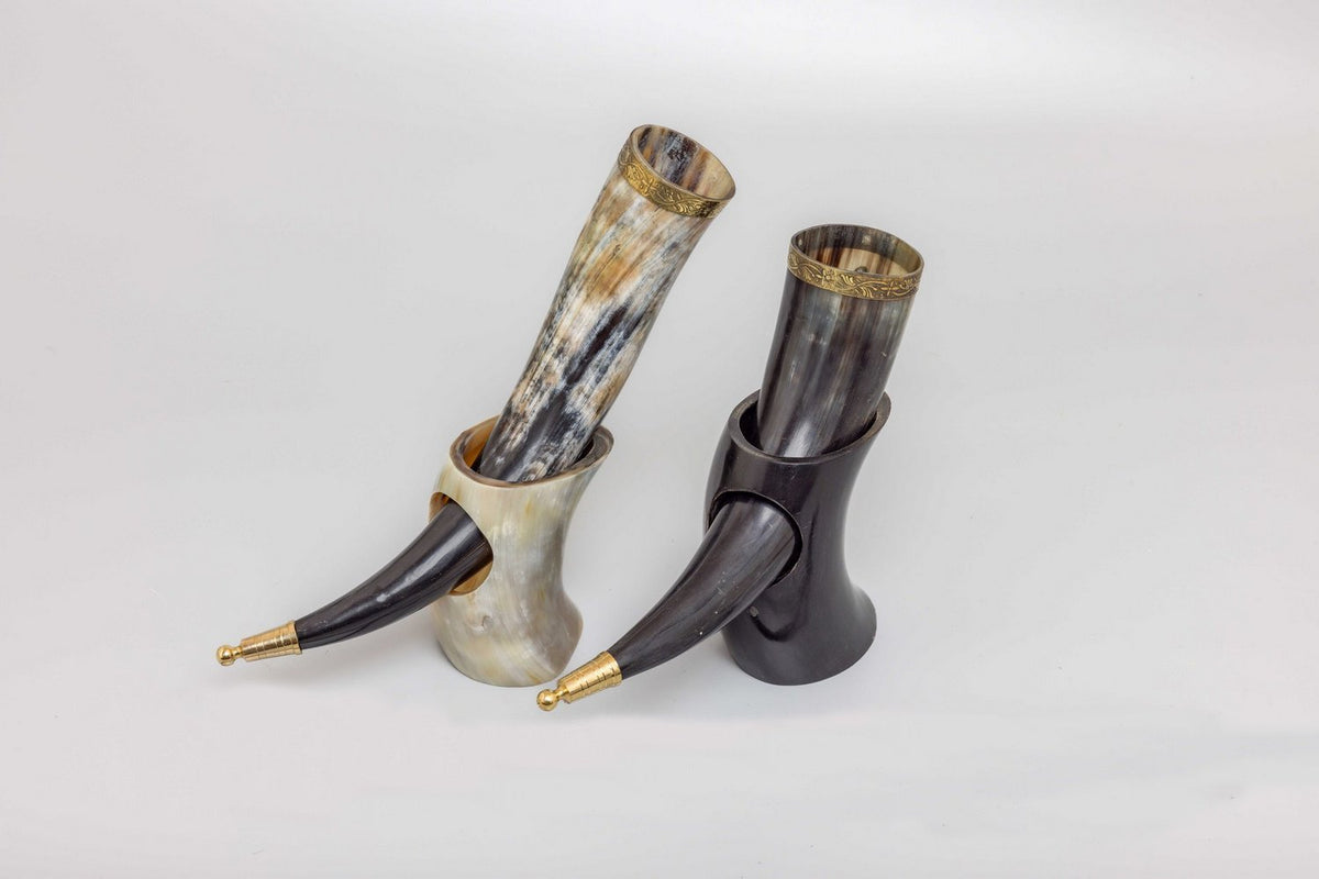 Direwolf Wolf Drinking Horn with Horn Stand