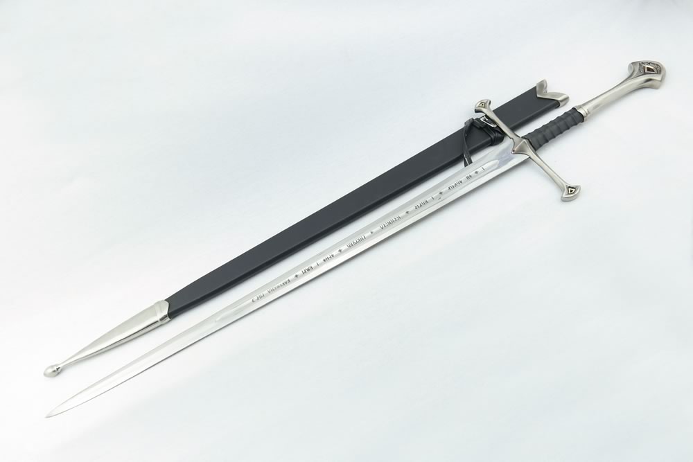 Reforged Sword of the King (in a sheath)