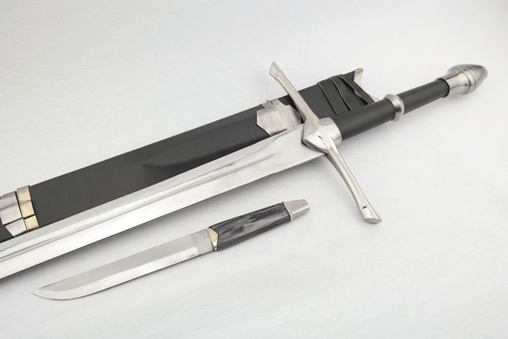Ranger Sword (in a sheath)
