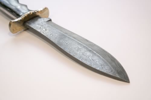 Medium Sized Damascus Knife