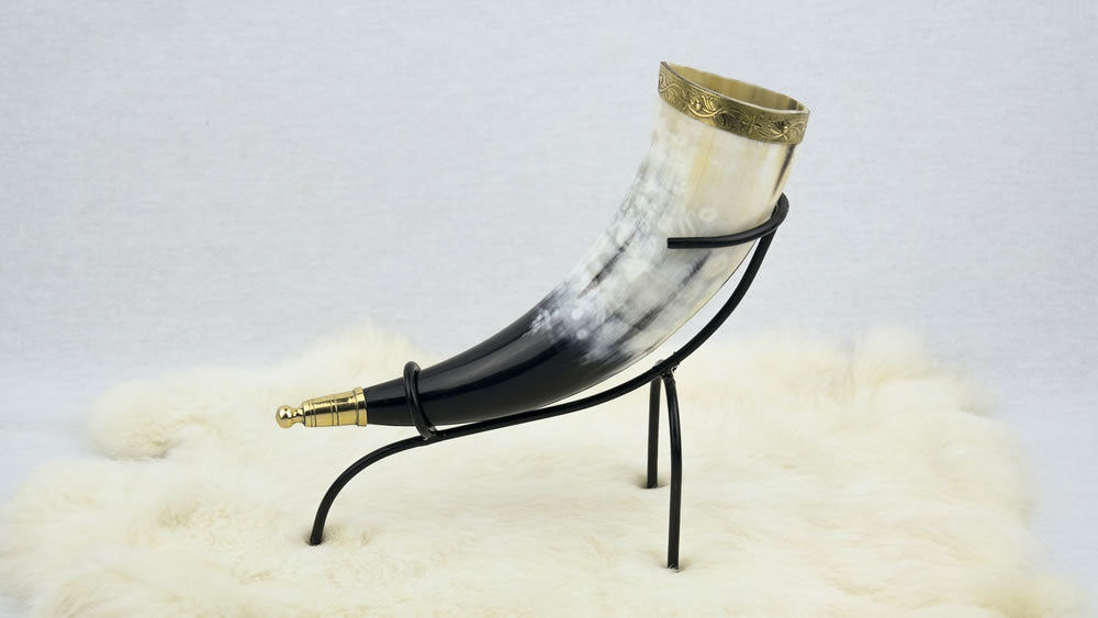 Horn with Metal Fittings and All Accessories