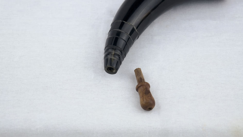 Powder Horn with Natural Horn Desk Stand