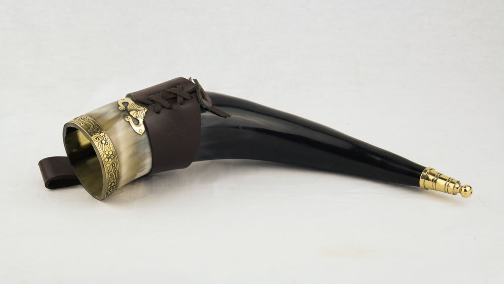 Thor Horn with Leather Belt Frog