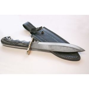 Medium Sized Damascus Knife